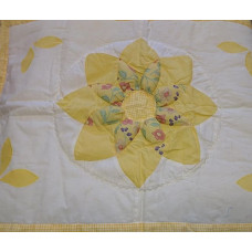 Dekoratīvā spilvendrāna 60x74, dzeltens zieds, maza dzeltena rūtaina strēmele, aiztaisāma ar rāvējslēdzēju