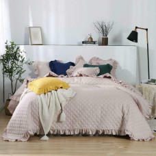 Gultas pārklājs ar volānu 240x260 pūderrozā Ruffy dekoratīvs glamūra rombs volāns