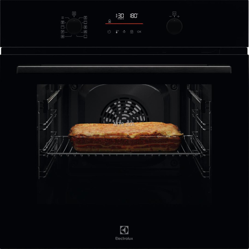 Electrolux 500 Series SurroundCook  pirolitiska tirisana  melna - Iebuvejama elektriska cepeskrasns