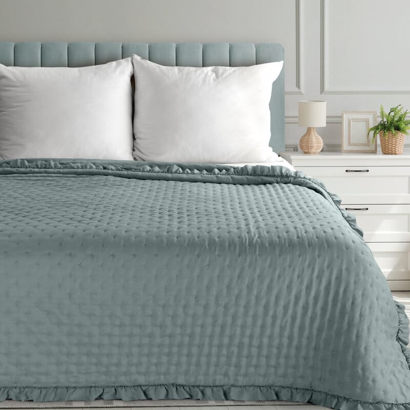 Dekoratīvs gultas pārklājs 200x220 Libi 3 salvijas krāsas ar volāniem