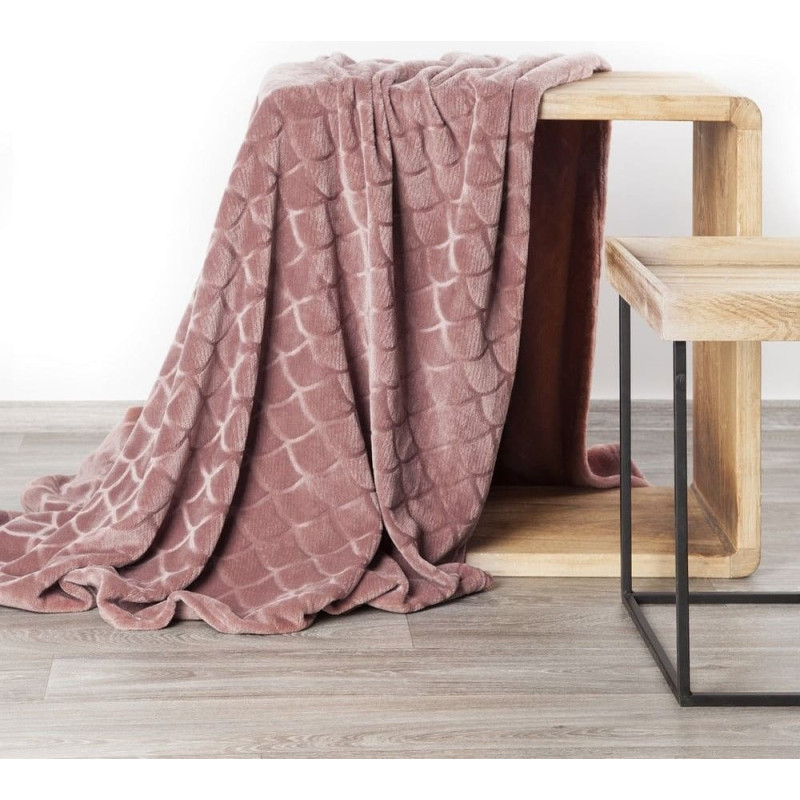 Segas pārvalks atzveltnes krēslam 70x160, izgatavots no mikrošķiedras, rozā Mery, dekorēts ar modernu zivju zvīņu rakstu Eurofirany