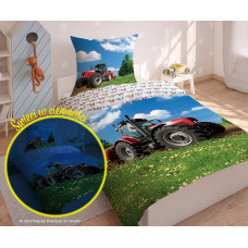 Gultas veļa spīd tumsā 140x200 Sarkans traktors 2639 B pļavas ciema lauks 3571 kokvilna