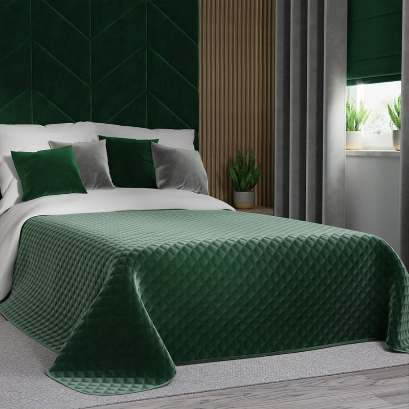 VELVI Dekoratīvais gultas pārklājs, izmērs 220x240cm, krāsa 010 tumši zaļa; pudelēs VELVI0/NAP/010/220240/1