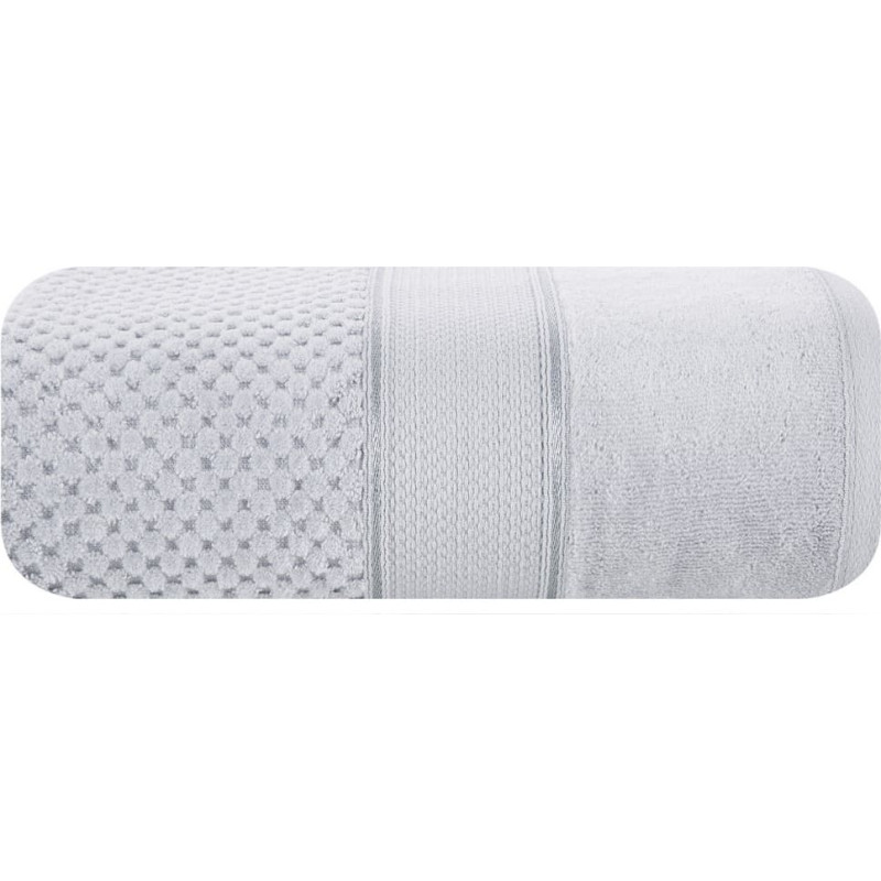 Jessi 70x140 sudraba frotē dvielis 500g/m2 ar reljefu čeka rakstu un velūra apmali