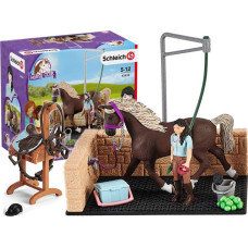 Schleich Horse Club washing area with Emily & Luna  play figure 42438