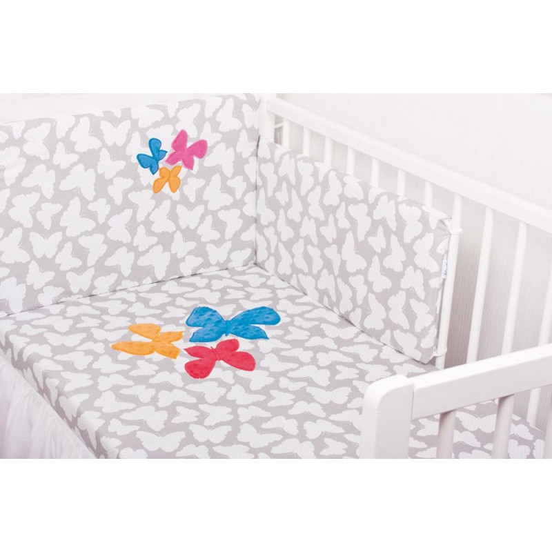 Gluck Baby Iz&scaron;ūta gultasveļa izmērs 100x135 ar aizsargu 3 gab Tauriņi balti un pelēki 025