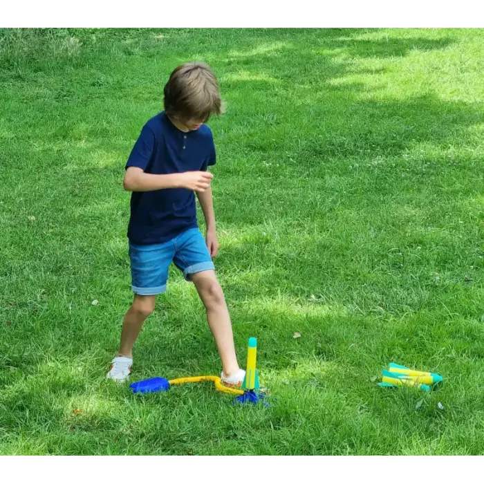 Skraidančio mokslo ekspertas Buki Photo