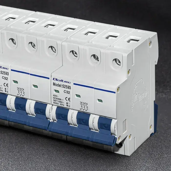 Qoltec Overcurrent Circuit Breaker C32 | Fuse | AC | 32A| 3P Foto 4