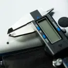 iFixit digital caliper with LCD screen, blue — Photo 5