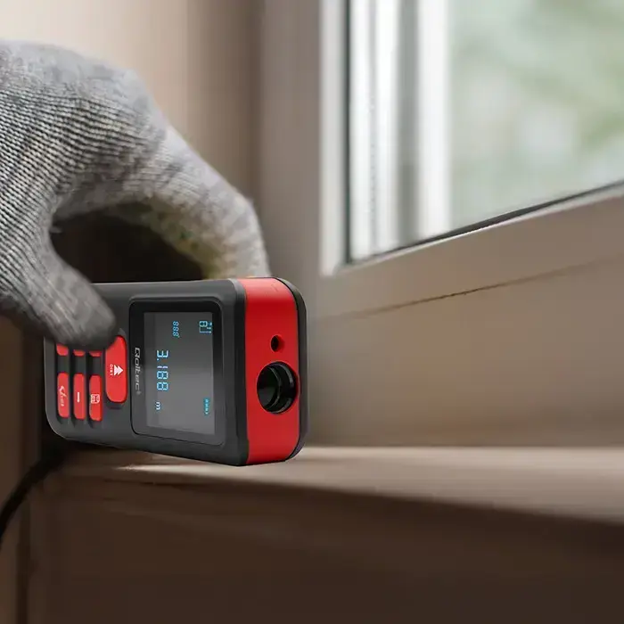 Qoltec Precise digital laser distance meter with an electronic level | LCD with backlight | 50m Photo