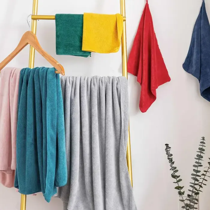 Quick-drying towel 50x90 Active turquoise microfiber Photo