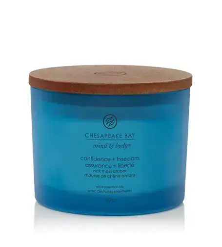 Chesapeake Bay Confidence + Freedom 3-wick scented candle, 312 g