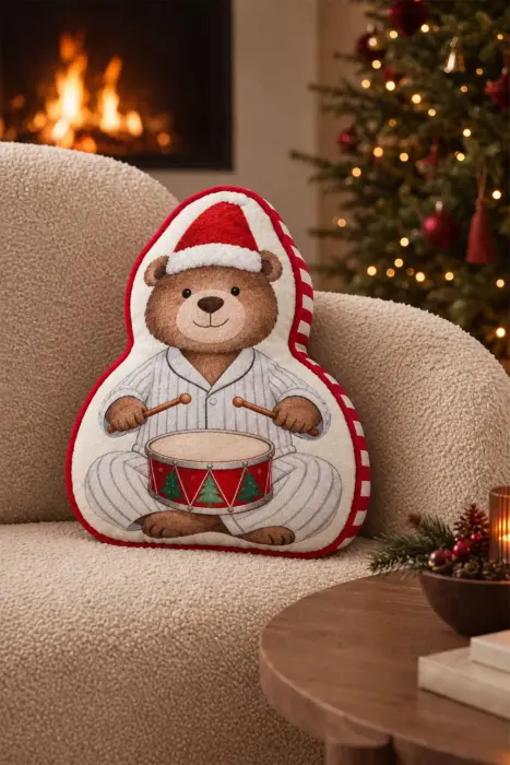 Jõulu dekoratiivpadi Pyjama Bear 38x33 cm, valge/punane