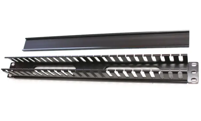 Triton 19" vyvaz. panel 2U jednolappusesná plast. lišta BK