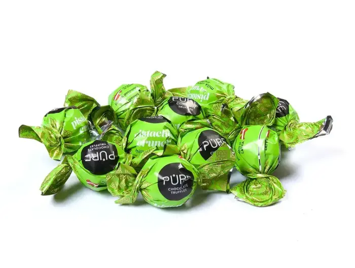 Piena šokolādes trifeles ar pistācijas krēma pildījumu 1 kg, PURE