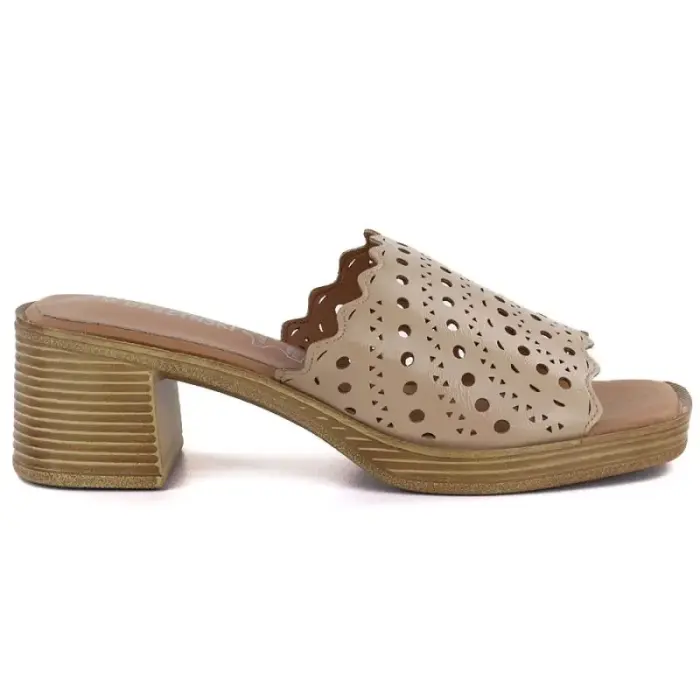 Women's openwork beige mules with a heel M.Daszyński MR2598-7 - Buty: 40